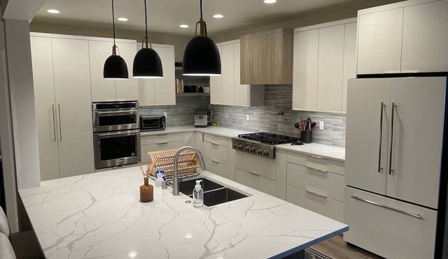 Private 3-bedroom house in scenic Mukilteo with WiFi, AC