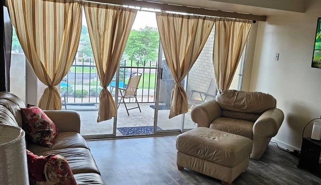 Home Away From Home , Cozy condo with AC and WiFi in lovely Colorado Springs,