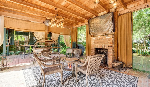Whimsical New Roads Home < 1 Mi to Main Street!