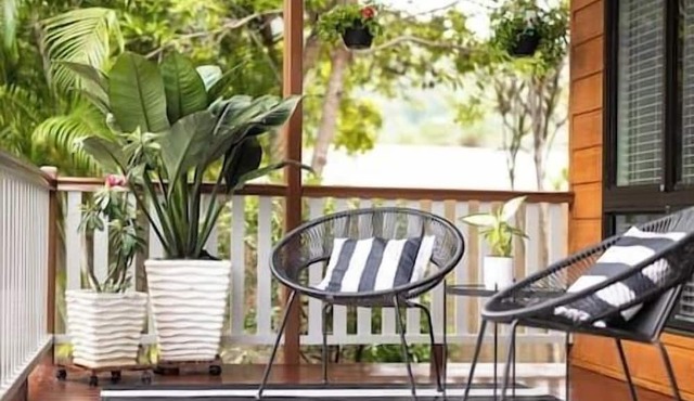 The Cottage - Mountain Views 1BR - 5 min to Beach