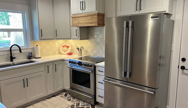 Charming 2-bedroom house with AC, WiFi in pleasant Batesville