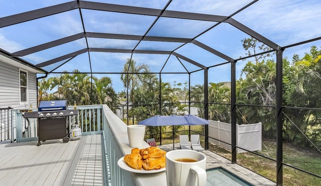 Sunny Palms Paradise: 6 Bedroom Villa Heated Pool