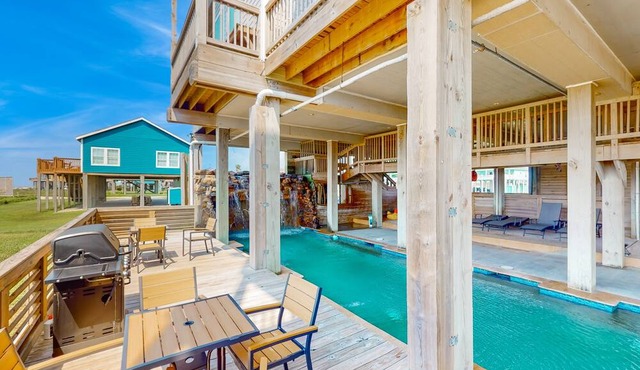 Beachfront studio w/ ample outdoor activities & stunning views