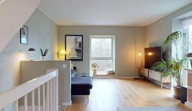 Three floors apt - with four BR in the city