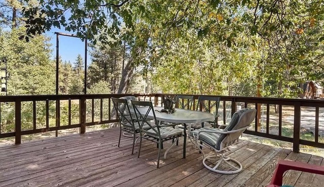 Shangri-La Mountain Retreat in Mount Laguna San Diego - Sleeps 12