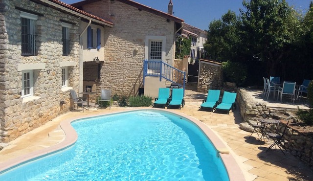 NEW TO VRBO 3 bed Charentaise villa, heated pool, private garden, games room
