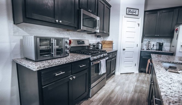 The Lone Star | 3BD 2BA | Pool | Playground | Pickleball