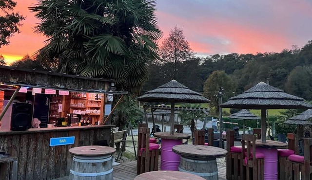 Camping 4 étoiles - Piscine - efa0hi