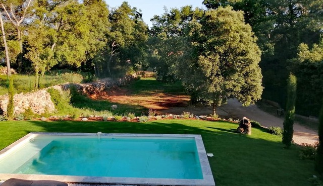 Beautiful modern air-conditioned villa with pool accommodating up to 8 guests