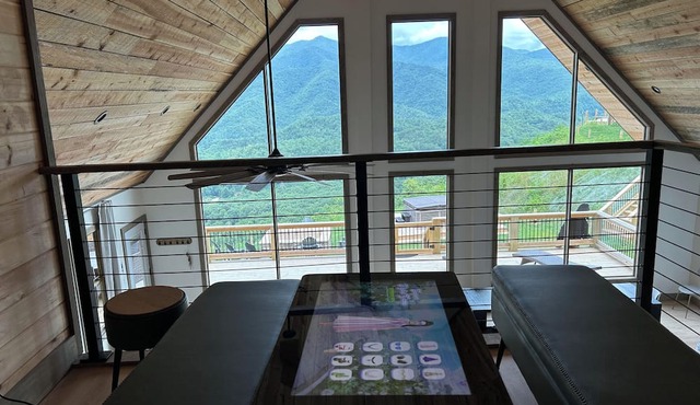 Big Foot Lodge Luxury Mountain Retreat Nestled in Nantahala Snowbird Mountains