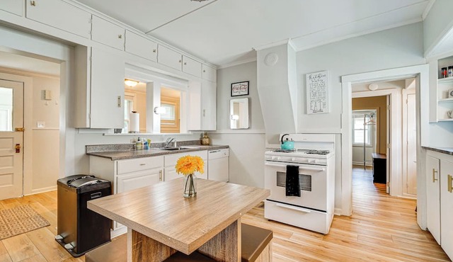 Saratoga Springs Home Near Downtown & Casino!