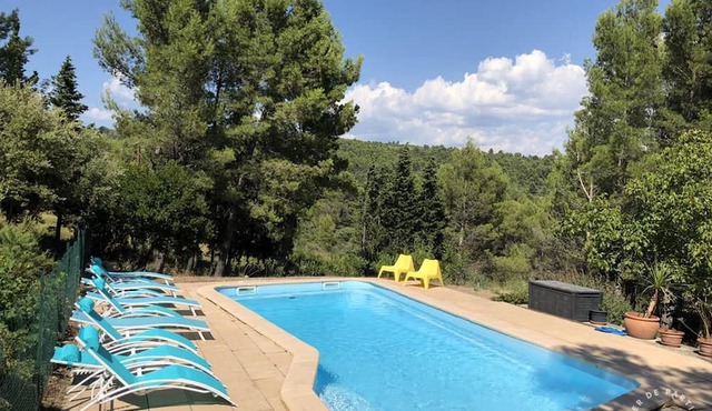 Chalet in a peaceful setting with a pool