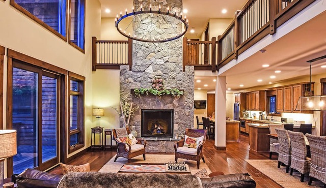 Beautiful Villa in North Lake Tahoe, 7 Minute Drive to Crystal Bay