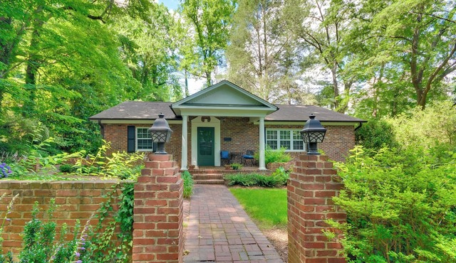 Charming Cottage - Near Wake Forest!