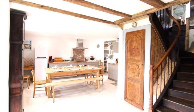 Gite Teissières-de-Cornet, 2 bedrooms, 5 persons