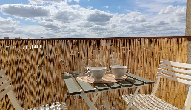 Studio in Orléans with parking & balcony