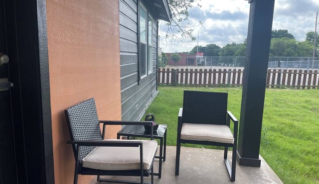 Charming 4-bedroom house in delightful Cedar Hill with WiFi, AC