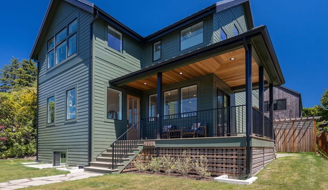 6-Bedroom Magnolia Luxury Home with Stunning Puget Sound Views, Chef’s Kitchen