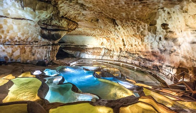 Look forward to a wonderful holiday in the holiday home with pool access.