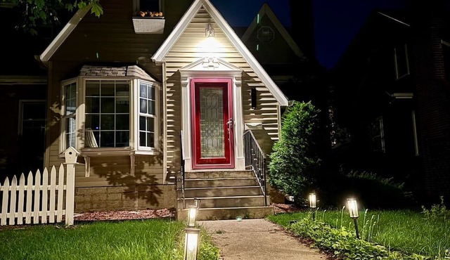 Charming 2-bed Suite with AC &WiFi ^^50th & France ONLY 1m to Lake Harriet!!