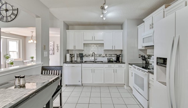 Convenient Hope Mills Home ~ 6 Mi to Fayetteville!