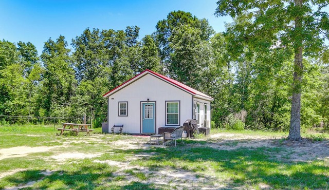 Pet-Friendly Waegner Cottage On 30-Acre Horse Farm