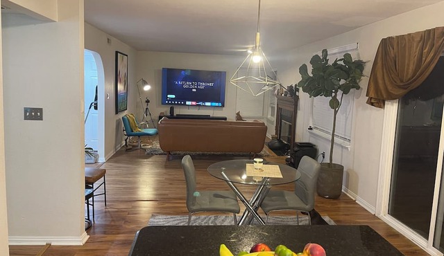 2Long Island 1-bedroom residential home with Host.