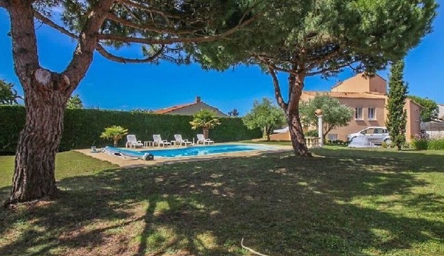 Villa 11/13 persons 300m beach large private pool