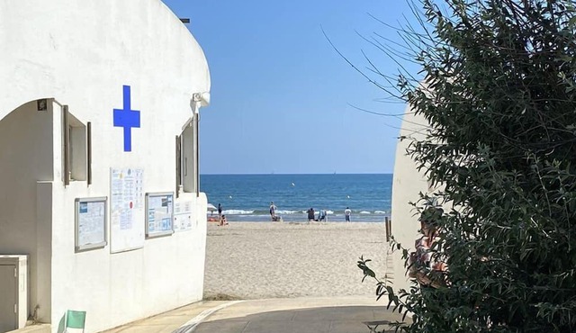 Grand travers, T3, Air-conditioned, Parking, Beach 150m.