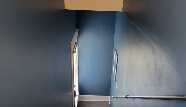 Family friendly comfortable upstairs apartment
