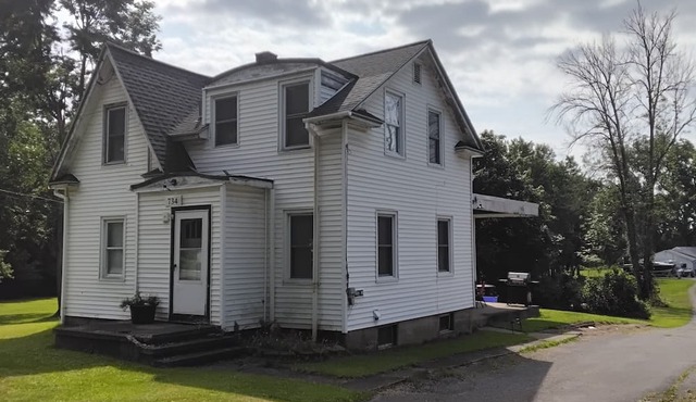 Charming 3-bedroom house in beautiful Waterloo with WiFi, AC. Near many wineries