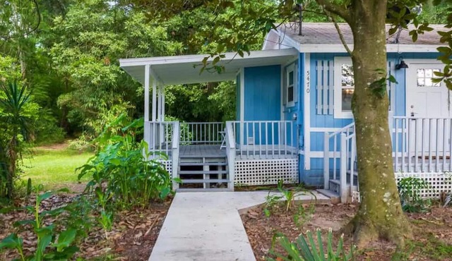 Dog friendly & cozy cottage with fire pit