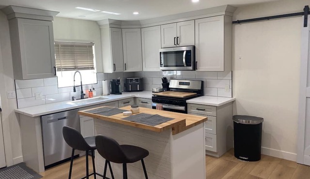 Penryn Farmhouse Cottage located within close proximity to everything.