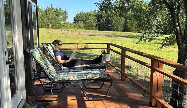 Boho Serenity Cabin-Trees, Pond, Acreage;1 mi. Lake Ray Hubbard,5 mi. Lake Lavon