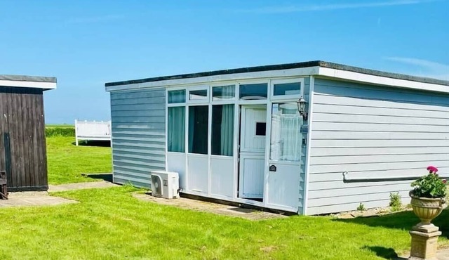 Tranquil and Serene K118 Holiday Chalet for 7