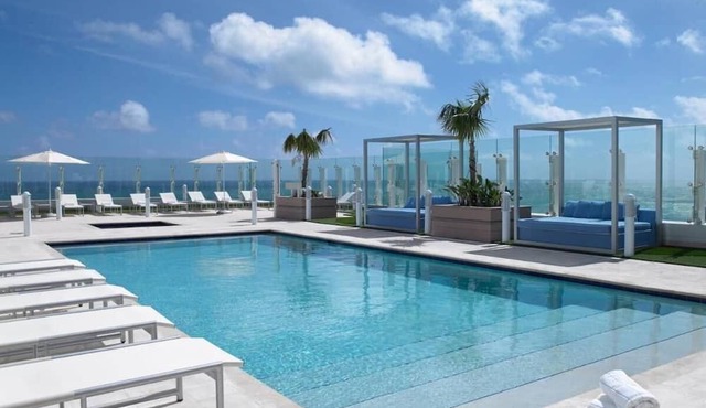 Standard King Suite Near Surfside Beach MIA