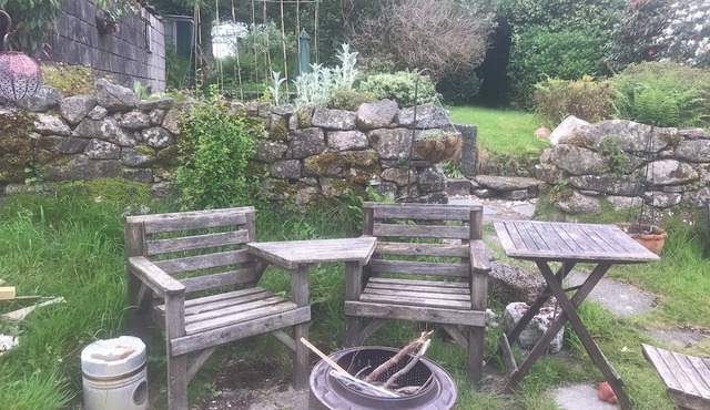 Character farmhouse in the middle of Bodmin Moor with games room & pet friendly.