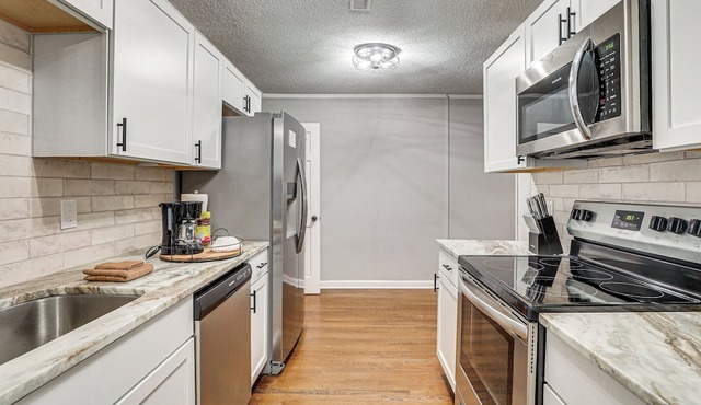 Pet-Friendly Goose Creek Home: 19 Mi to Charleston