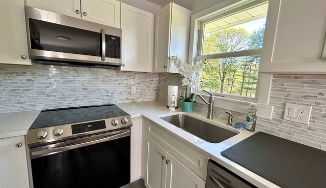 Hudson Valley Retreat - perfect blend of home comforts & nature’s tranquility!
