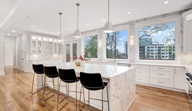 Exquisite Elegance: Stunning 6BD/6BTH Luxury Residence in the Heart of Buckhead