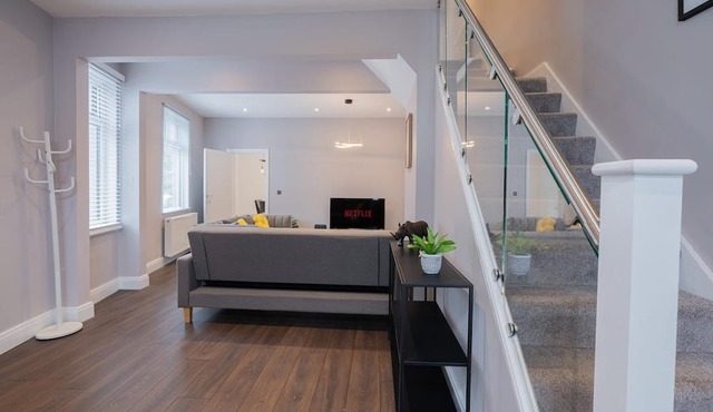 Stunning 3 Bedroom House-Tottenham Stadium-parking