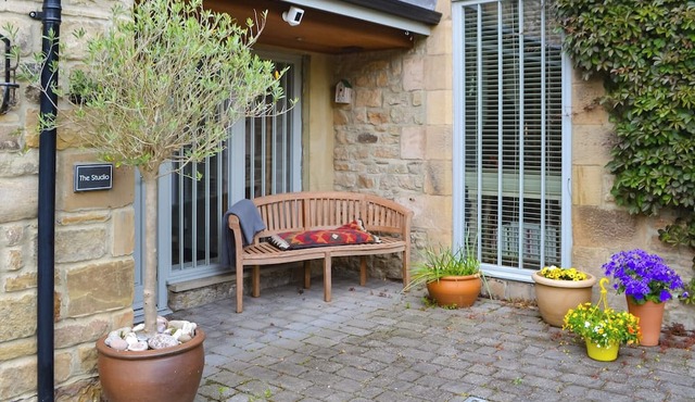 Welcome to Birchwood House Studio, a tranquil studio apartment nestled in Corbridge’s centre.