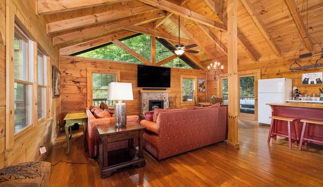 Cozy cabin stay when you raft the * Nolichucky River *