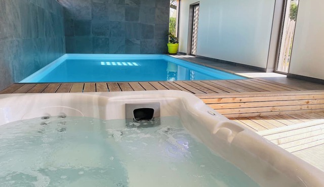 Gîte de 300m2 Pour 12 Personnes Avec Piscine et spa Intérieurs