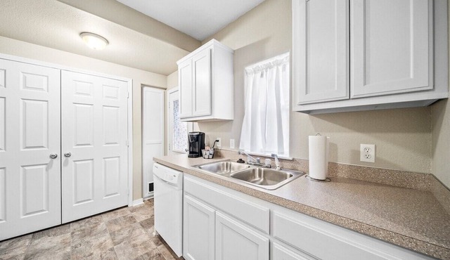 Spacious 2/1 BR near Downtown Tulsa!