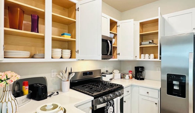 Entire Home, 3BD,2.5BA,3BR, Events, Pets allowed , experiences