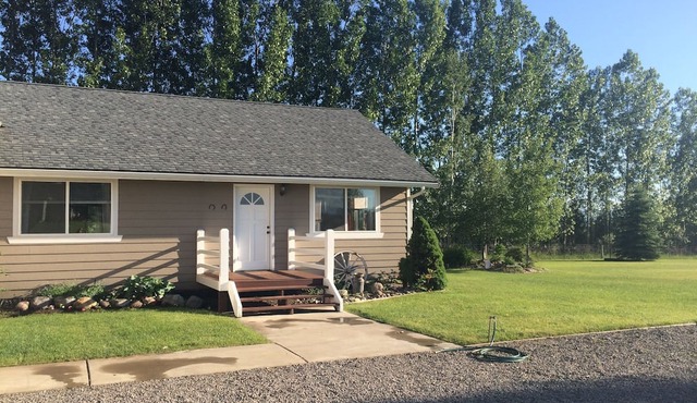 Welcome to Creston Country Cottage, your gateway to an enchanting retreat!