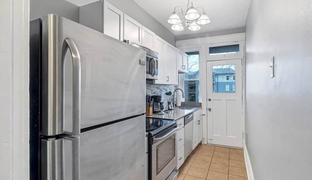 Historic, Second Floor Unit in Shaw Community STL 2E