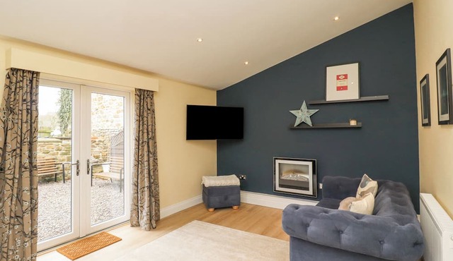 HOUSESTEADS, pet friendly, with a garden in Wark