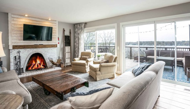 Highland House – 8 BDR Home Sleeps 23! Private Pool, Pet Friendly